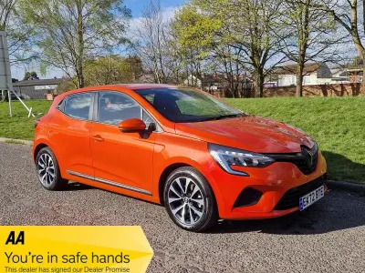 Used Renault Clio Iconic 2022 Orange Hatchback