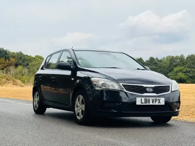 Used Kia Ceed 126 HP (92 kW) 2011 Black Hatchback