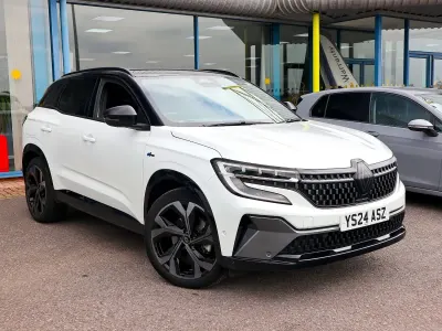 Used Renault Austral Techno Esprit Alpine 200 HP (147 kW) 2024 White/black SUV