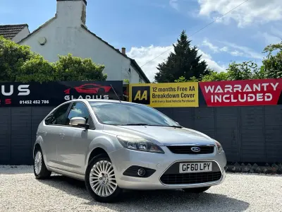 Begagnad Ford Focus Titanium 2010 Silver Halvkombi