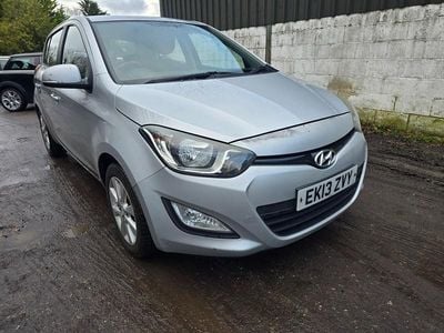 Used Hyundai i20 Active 85 HP (62 kW) 2013 Silver Hatchback
