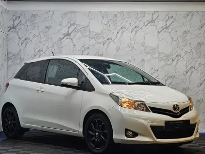 Used Toyota Yaris Trend 101 HP (74 kW) 2013 White Hatchback
