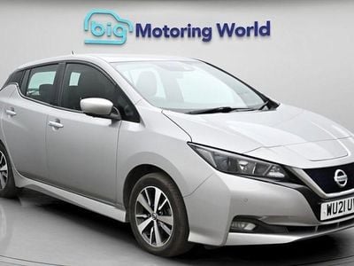 Begagnad Nissan Leaf Acenta 110 kW (150 HK) 2021 Silver Halvkombi