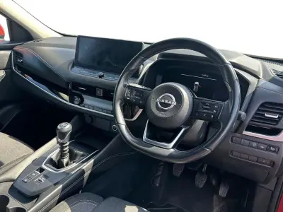 Used Nissan Qashqai N-Connecta 140 HP (102 kW) 2022 Red SUV