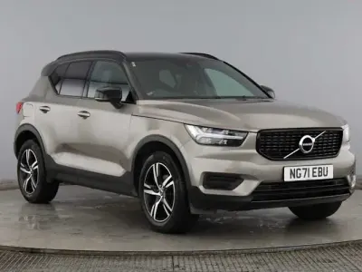Usado Volvo XC40 R-Design 163 CV (119 kW) 2021 Gris SUV