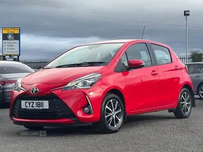 Used Toyota Yaris 111 HP (81 kW) 2019 Red Hatchback