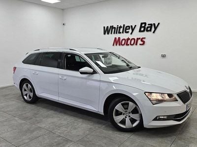 White Used 2015 Skoda Superb Business Line Estate | £7,990 (Fair price)
