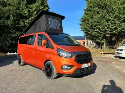 Used Ford 300 Limited 170 HP (125 kW) 2019 Orange MPV