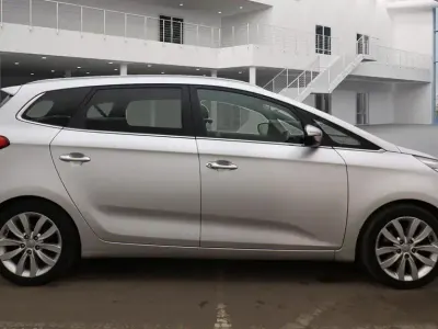 Used Kia Carens 139 HP (102 kW) 2016 Bright silver MPV