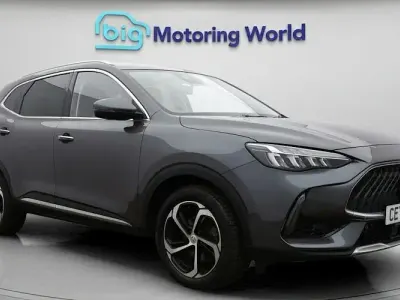 Usado MG HS Trophy 162 HP (119 kW) 2023 Cinzento SUV