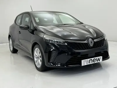 Begagnad Renault Clio V 90 HK (66 kW) 2024 Svart Halvkombi