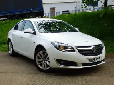 Used Vauxhall Insignia SRi 163 HP (119 kW) 2015 White Hatchback