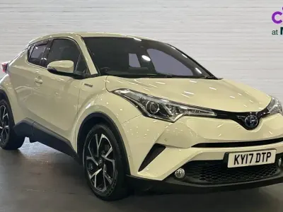 Used Toyota C-HR 122 HP (89 kW) 2017 White SUV