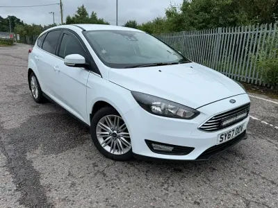 Used Ford Focus Zetec 125 HP (91 kW) 2017 White Hatchback