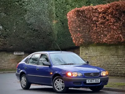Usado Toyota Corolla 2001 Azul Utilitario
