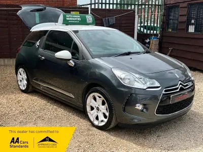 Usado Citroën DS3 PureTech 2015 Gris