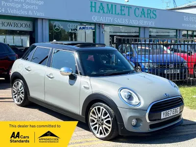 Usado Mini Cooper Hatch 136 CV (100 kW) 2017 Gris Utilitario