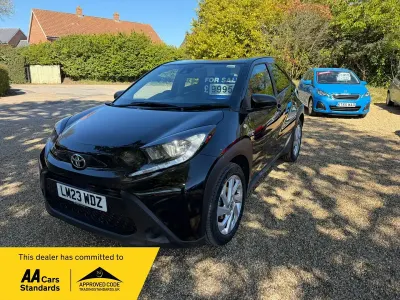 Usado Toyota Aygo X PURE 2023 Preto SUV
