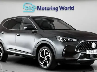 Usado MG HS Trophy 162 HP (119 kW) 2023 Cinzento SUV