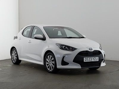 Used Toyota Yaris Hybrid 116 HP (85 kW) 2023 White Hatchback
