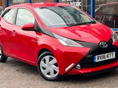Second-hand Toyota Aygo X-play 69 CP (50 kW) 2018 Hatchback