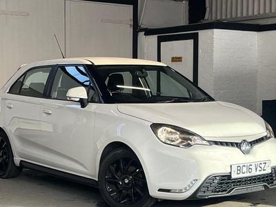 Used MG MG3 106 HP (77 kW) 2016 White Hatchback
