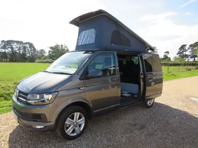 Begagnad VW Transporter Highline 2017 Grå Van
