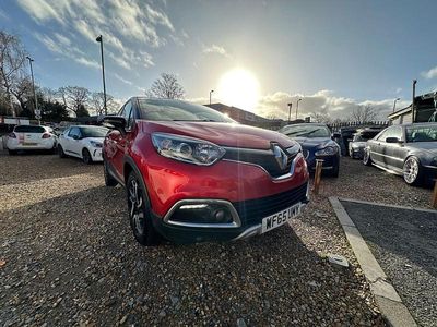Used Renault Captur Signature 90 HP (66 kW) 2015 Red/black SUV