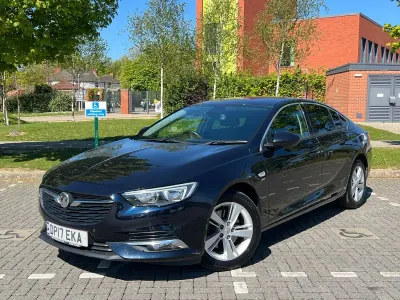 Begagnad Vauxhall Insignia SRi 2017 Blå Halvkombi