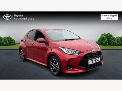 Used Toyota Yaris Hybrid Design 116 HP (85 kW) 2022 Red Hatchback