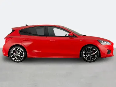 Used Ford Focus ST-Line X 120 HP (88 kW) 2021 Red Hatchback