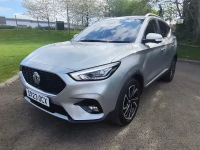 Begagnad MG ZS Exclusive 106 HK (77 kW) 2023 Silver SUV
