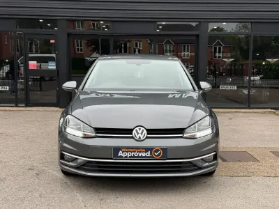 Usado VW Golf VII Match 115 HP (84 kW) 2019 Cinzento Citadino