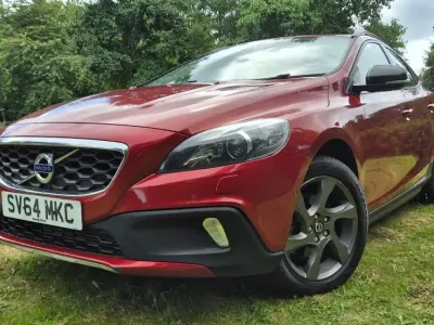 Used Volvo V40 2014 Red Hatchback