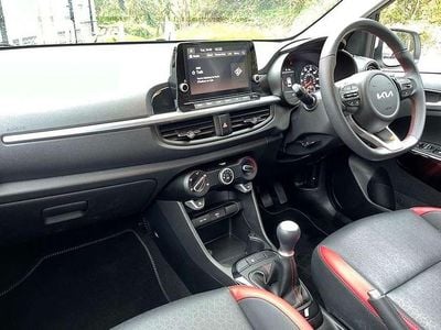 Used Kia Picanto GT-Line 65 HP (47 kW) 2024 White Hatchback