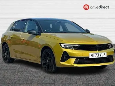 Used Vauxhall Astra S 130 HP (95 kW) 2023 Yellow/black Hatchback