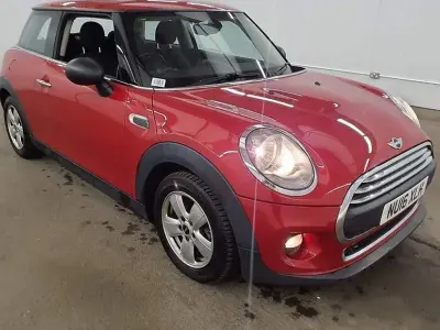 Used Mini ONE Hatch 102 HP (75 kW) 2016 Red Hatchback