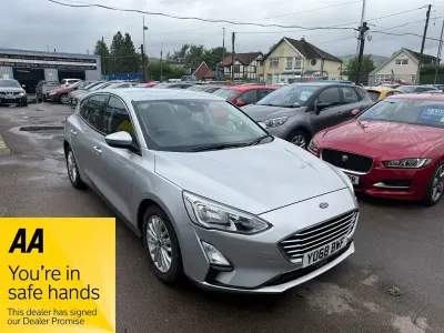 Used Ford Focus Titanium 125 HP (91 kW) 2018 Silver Hatchback