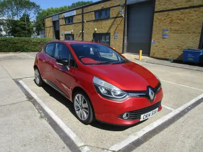 Used Renault Clio Dynamique 90 HP (66 kW) 2014 Red Hatchback