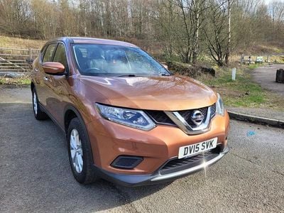 Used Nissan X-Trail Visia 130 HP (95 kW) 2015 Orange SUV