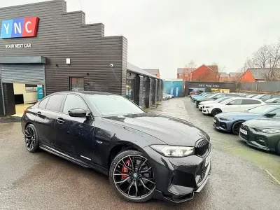 Begagnad BMW 330e M Sport 288 HK (211 kW) 2023 Svart Sedan
