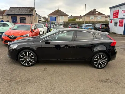Used Volvo V40 Inscription 152 HP (111 kW) 2019 Black Hatchback