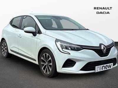 Used Renault Clio V Iconic 90 HP (66 kW) 2022 White  Hatchback
