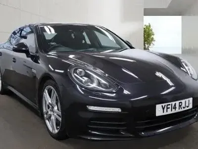 Used Porsche Panamera 310 HP (228 kW) 2014 Black Hatchback