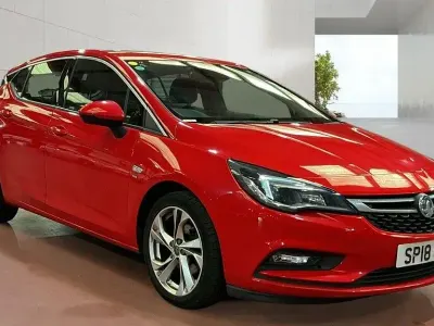 Used Vauxhall Astra SRi 100 HP (73 kW) 2018 Red Hatchback