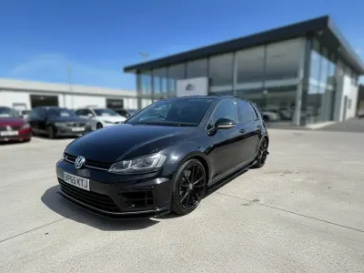Begagnad VW Golf VII R 2015 Svart Halvkombi