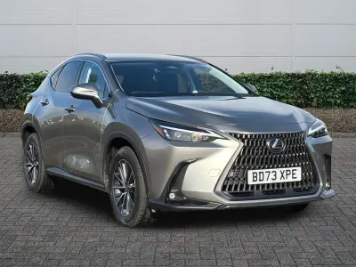 Usado Lexus NX350h 2023 Plateado Familiar