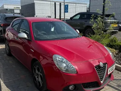 Used Alfa Romeo Giulietta 120 HP (88 kW) 2019 Red Hatchback