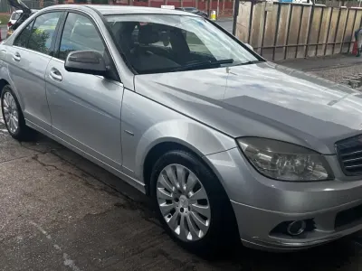 Używany Mercedes C220 Elegance 170 KM (125 kW) 2007 Srebrny Sedan/Limuzyna