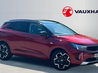 Używany Vauxhall Grandland X Ultimate 136 KM (100 kW) 2024 Czerwony SUV